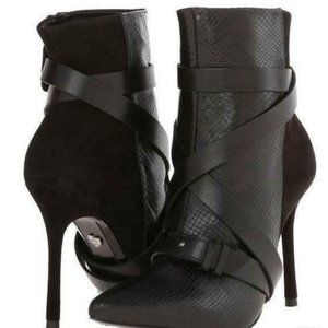 NEW ALICE + OLIVIA Dolan Buckle Boots - MSRP $495.00!